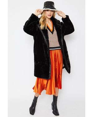 Jayley Faux Fur Oversized Coat With Faux Suede Details - Black