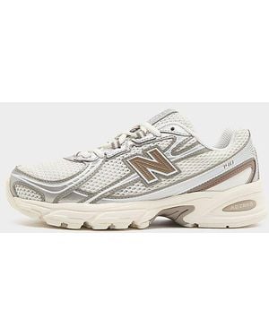 New Balance 740 - Black