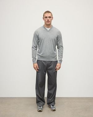 Johnstons of Elgin Classic Cashmere Light V Neck Jumper - Grey