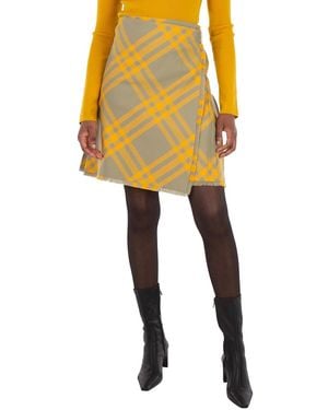Burberry Check-Pattern Frayed Skirt, Brand Size 6 (Us - Yellow