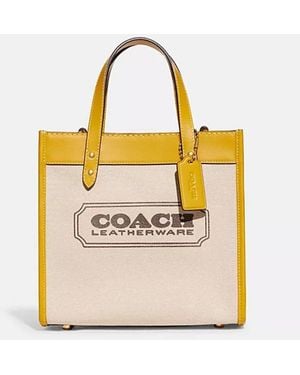 COACH Field Tote 22 - Yellow