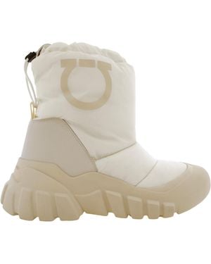 Ferragamo Ferragamo Gancini Padded Ski Boots, Size 9 - White