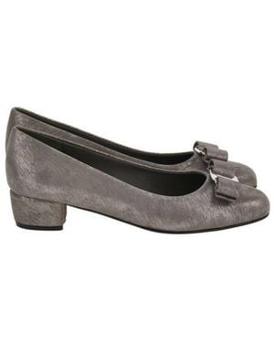 Ferragamo Vara Bow Metallic Court Shoes - Grey
