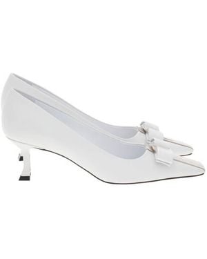 Ferragamo Siwar 60 Vara Bow Nappa Pumps - White