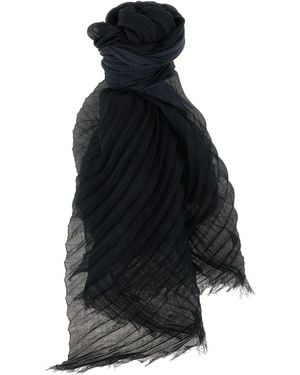 Issey Miyake Stola "Gradation Ramie Pleats" - Blau