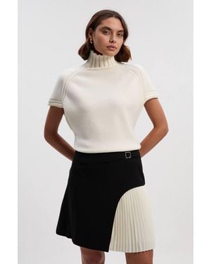 Karen Millen Tailored Buckle Detail Pleated Mini Skirt - White