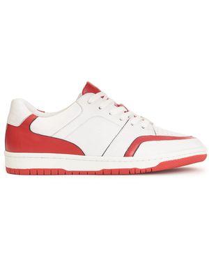 Kazar Chaussures De Sport Blanches Avec Empiècements Rouges Sur Une Semelle Confortable