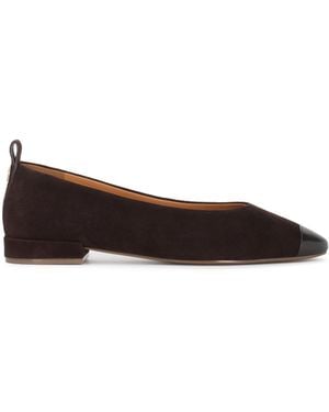 Kazar Dunkel Braune Pumps Aus Wildleder Mit Flacher Sohle - Weiß