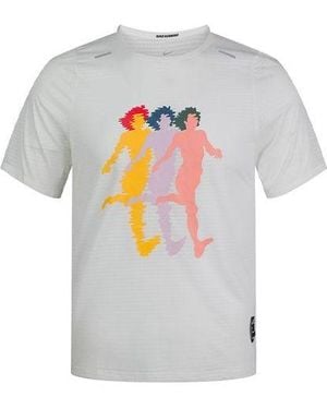 Nike Dri-Fit Rise 365 A.I.R Artist Pattern Running Short Sleeve T-Shirt - Gray