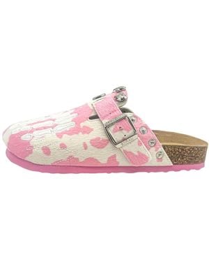 OMNEWYORK Octavious Marks Clog 'Our Lait La Fraise Strawberry Milk' - Pink