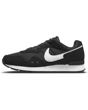 Nike Venture Runner Shoes - Black