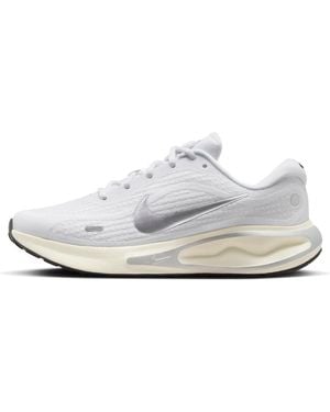 Nike (Wmns) Journey Run Metallic' - White