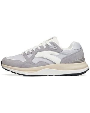 Anta (Wmns) Star 202 Td - White