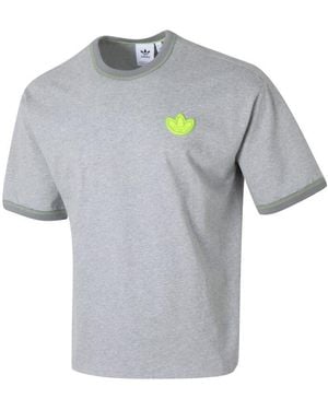 adidas Originals Graphic T-Shirt Asia Sizing - Grey