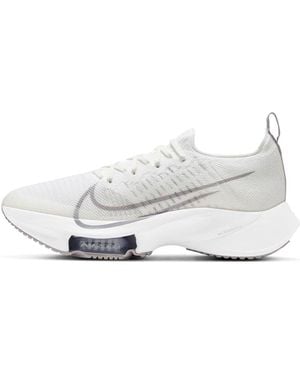 Nike (Wmns) Air Zoom Tempo Next% Flyknit Atmosphere' - White