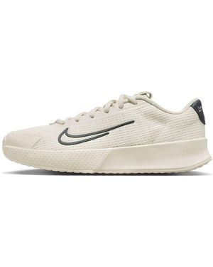 Nike (Wmns) Court Vapor Lite 2 Hc Iron' - White
