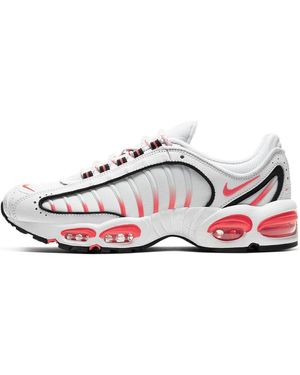 nike tailwind 4 crimson