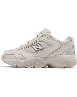 New Balance (Wmns) 452 Series Retro Casual Shoe - White