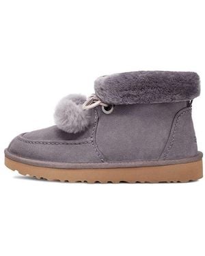 UGG (Wmns) Kyrina Bow Pom - Purple