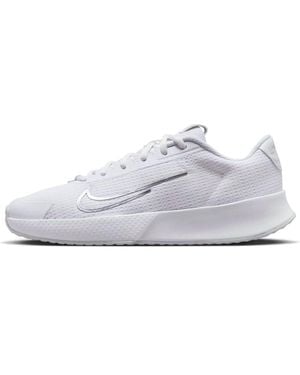Nike (Wmns) Court Vapor Lite 2 Hc Metallic' - White