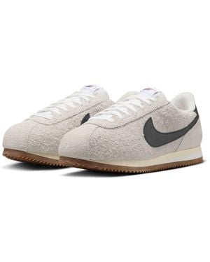■Nike■ Cortez Leather W Wolf Grey Summit White Gum Medium Nike (Wmns) Cortez Leather 'Wolf Summit Gum' in White | Lyst