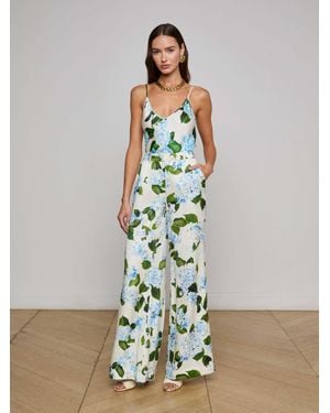 L'Agence Pantalon Ample En Satin Pilar, Ivoire Avec Maxi Imprimé Hortensias Bleu Clair - Blanc