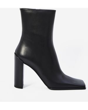 Alaïa Squaretoe Ankle Boots - Black