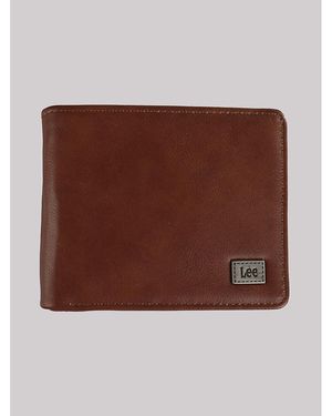 Lee Jeans Mens Metal Logo Grain Bifold Wallet - Brown