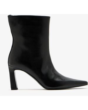 The Lline Hailley Boots - Black