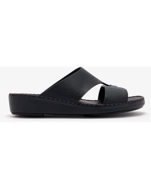 LAGGAR Looped Belt Sandals - Black