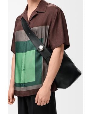 Loewe Luxury Large Pebble Bucket In Supple Grained Calfskin - Blue