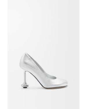 Loewe Toy Pump In Laminated Lambskin - White