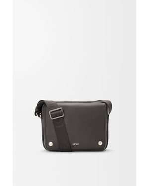 Loewe Bolso Pebble Messenger Mediano En Piel De Cuero Hombre - Gris