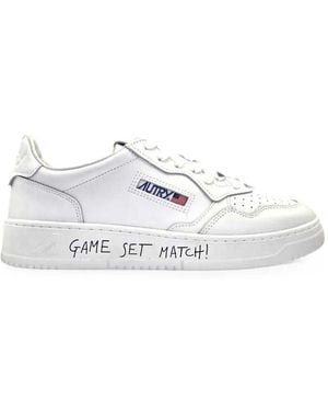 Autry "Medalist" Low Snekaers - White