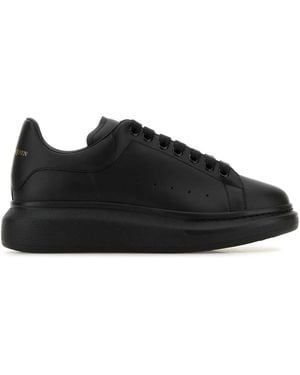 McQueen Sports Shoes With Logo - Black
