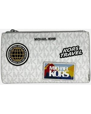 Michael Kors Travel Wallet Patch Detail - Grey