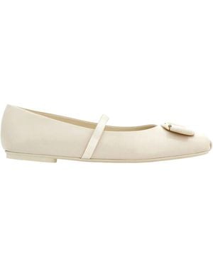 Ferragamo New Vara Plate Ballerinas - Natural
