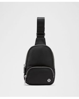 lululemon – Everywhere Sling Bag Small 2L – - Black
