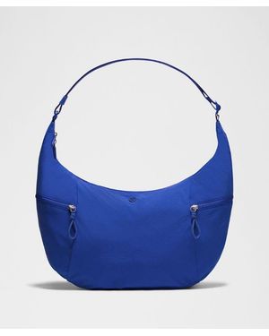 lululemon – Large Slouchy Sling Bag 13L – - Blue