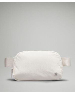 lululemon – Everywhere Belt Bag 1L – - White