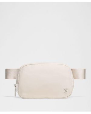 lululemon Everywhere Belt Bag 1L - Natural