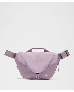 lululemon – Curved Crossbody Bag 3L – /Pastel - Purple