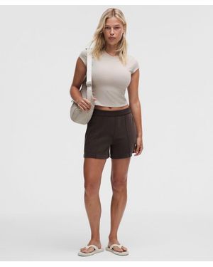 lululemon – Lightweight Softstreme Mid-Rise Pintuck Shorts – 4" – – - Multicolour