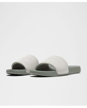 lululemon – Restfeel Slides Graphic – – Size 14 - Multicolour