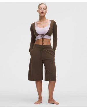 lululemon – Groove Mid-Rise Relaxed Bermuda Shorts – – Size 6 - Brown