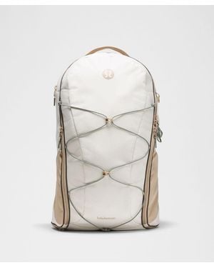 lululemon – Scuba Backpack 32L Paracord – Colour Khaki - Natural