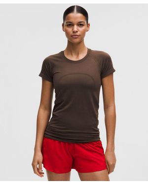 lululemon – Swiftly Tech Short-Sleeve Shirt 2.4 Hip Length – – Size 4 - Red