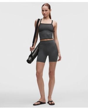 lululemon – Salutations High-Rise Yoga Shorts – 6" – – Size 4 - Black