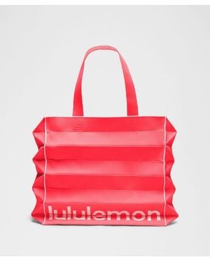 lululemon – Fold It Hold It Tote Bag 22L – - Red