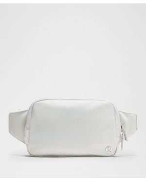 lululemon Everywhere Belt Bag Large 2L - White